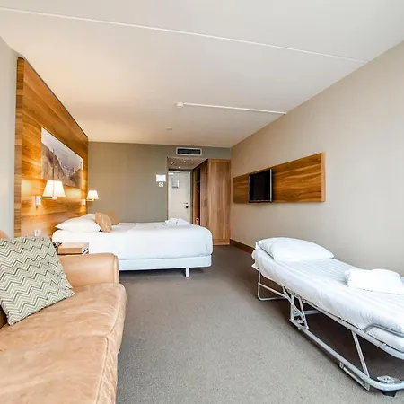 Hotel With Stunning Sea View *