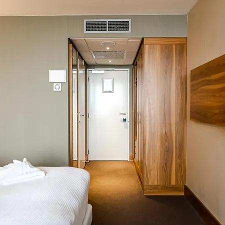 With Stunning Sea View זנדוורט