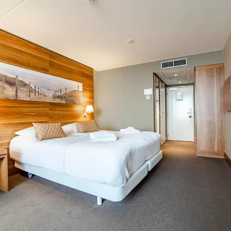 Hotel With Stunning Sea View *